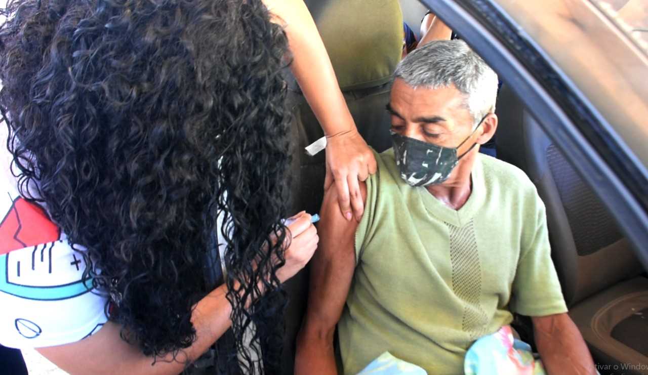 Camacã: Prefeitura avança na 18ª remessa de vacinas em idosos de 60 anos acima